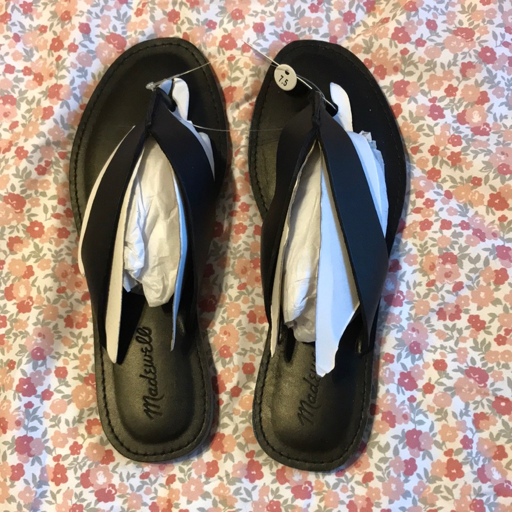 Black leather Madewell flip flops, size 7.5, new with tags